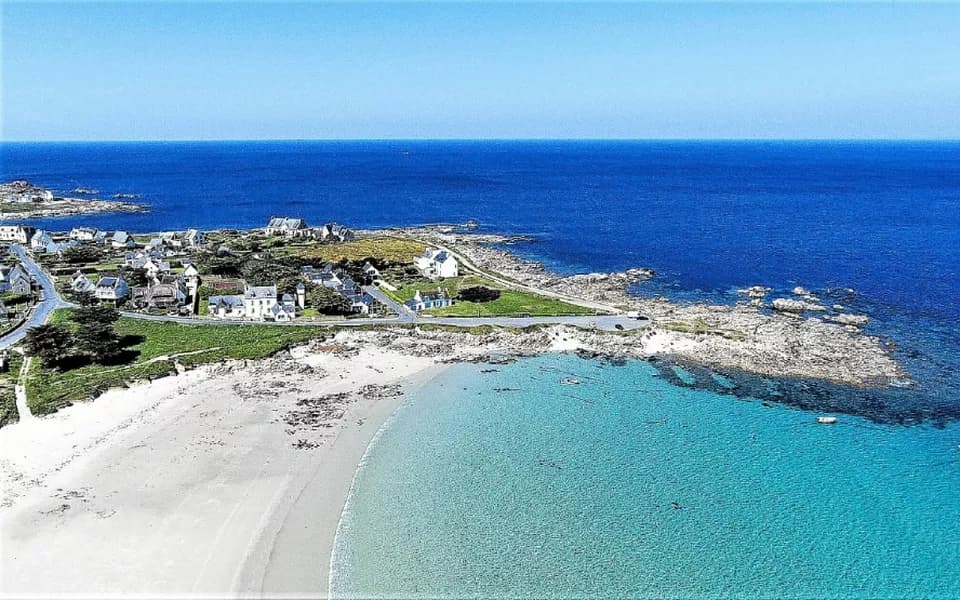 Pors Carn beach